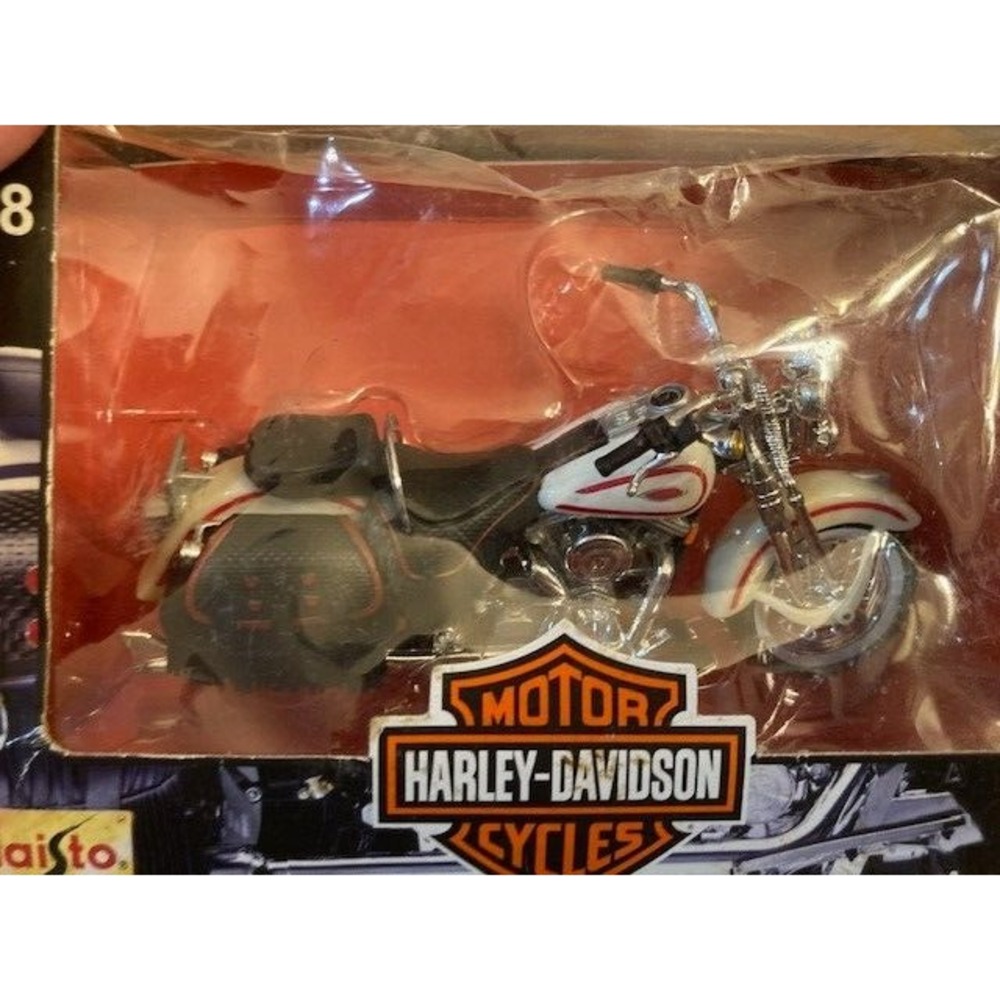Harley Davidson FXSTSB Bad Boy Maisto 1/18 Diecast Motorcycle Series 1997 Black